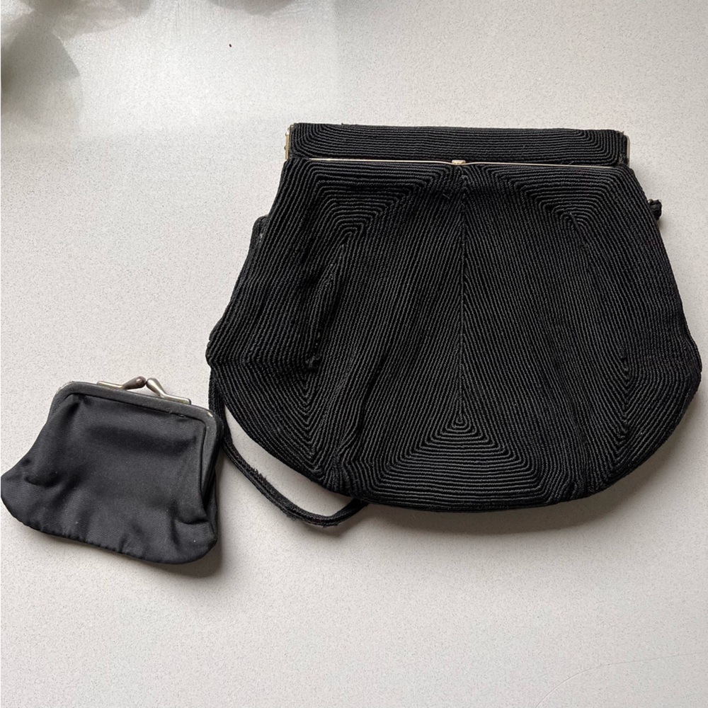 MODERN VINTAGE black cord bag— great details!